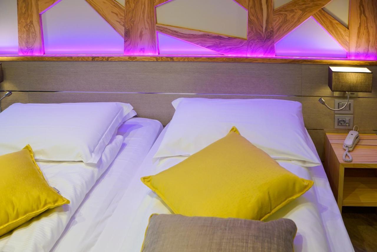 Aktivhotel Santalucia Torbole Sul Garda Dış mekan fotoğraf