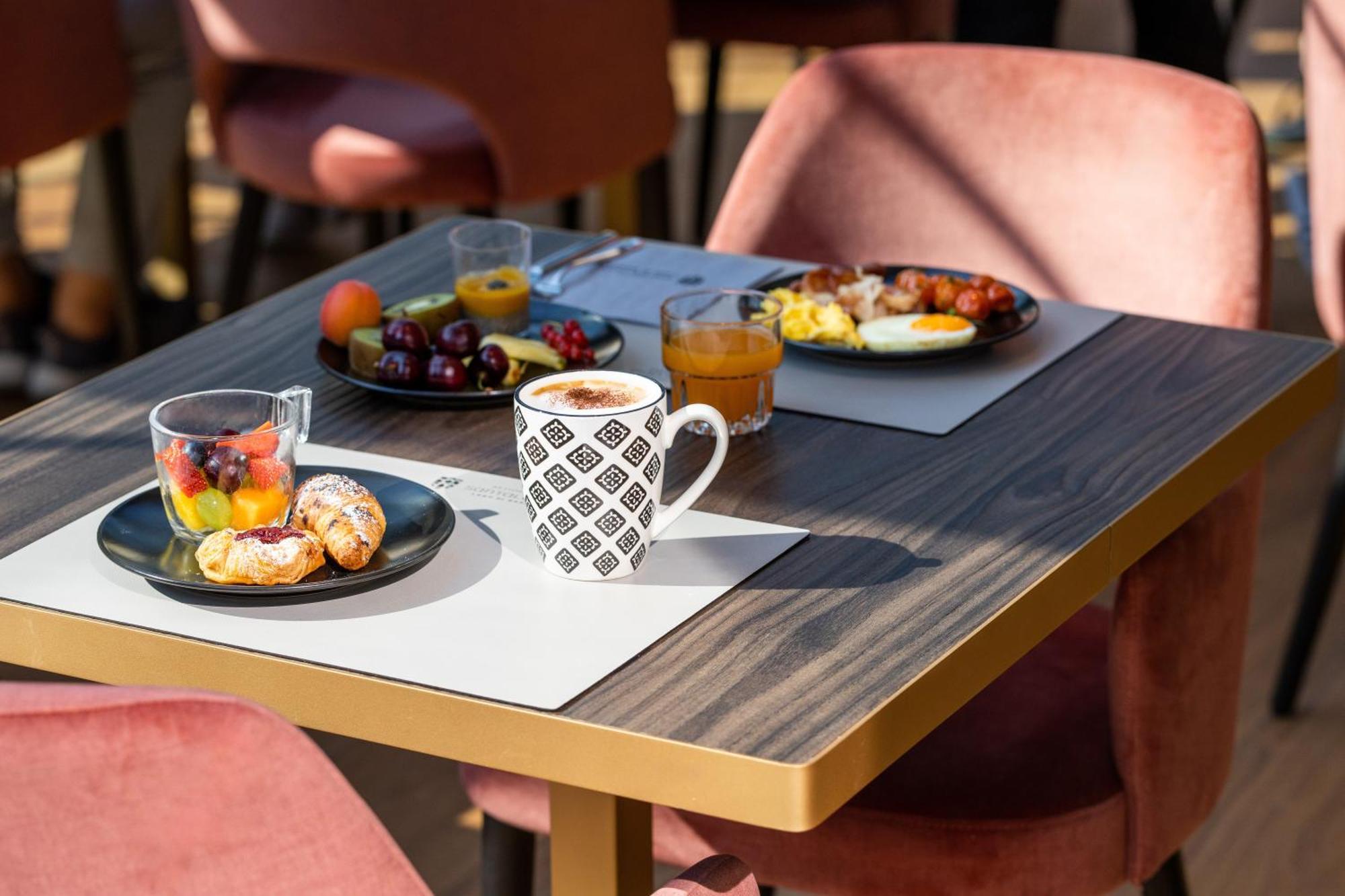 Aktivhotel Santalucia Torbole Sul Garda Dış mekan fotoğraf